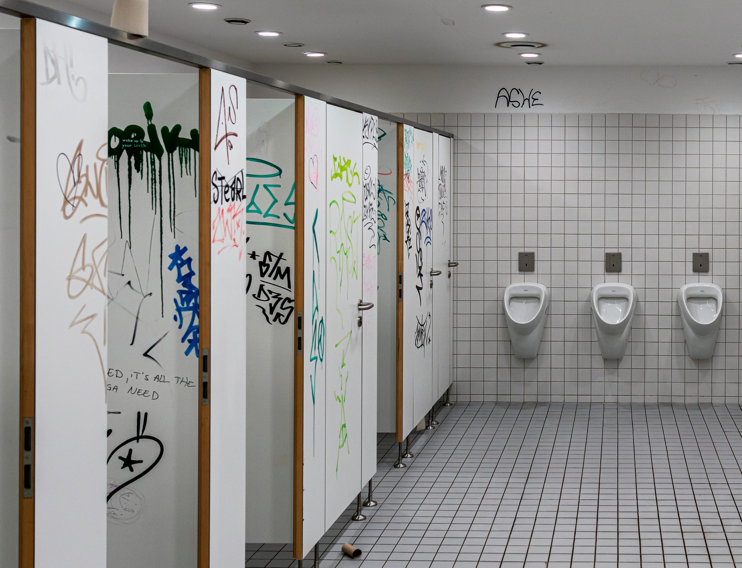 "Toiletten machen Schule": Ophardt unterstützt neues Hilfsportal