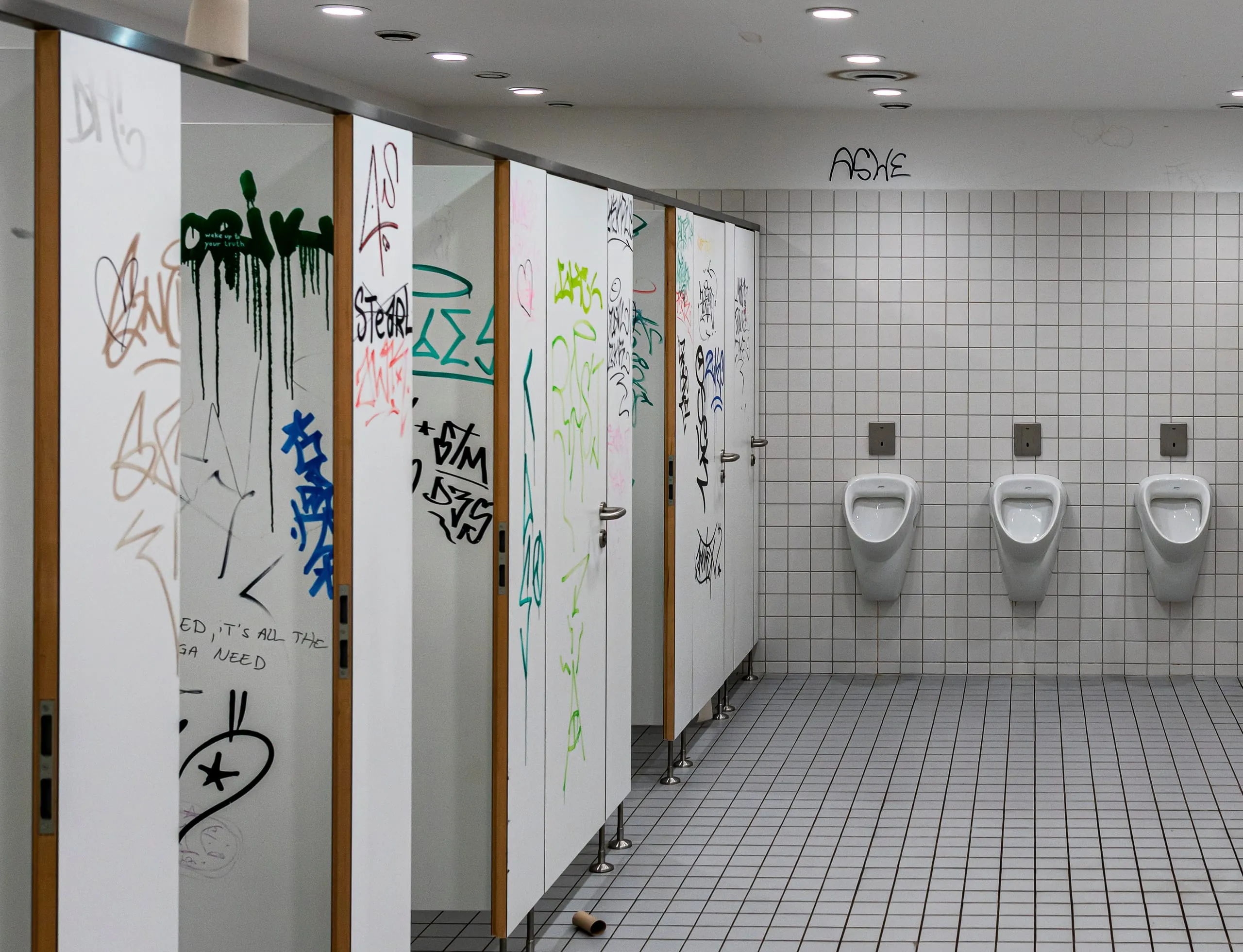 "Toiletten machen Schule": Ophardt unterstützt neues Hilfsportal