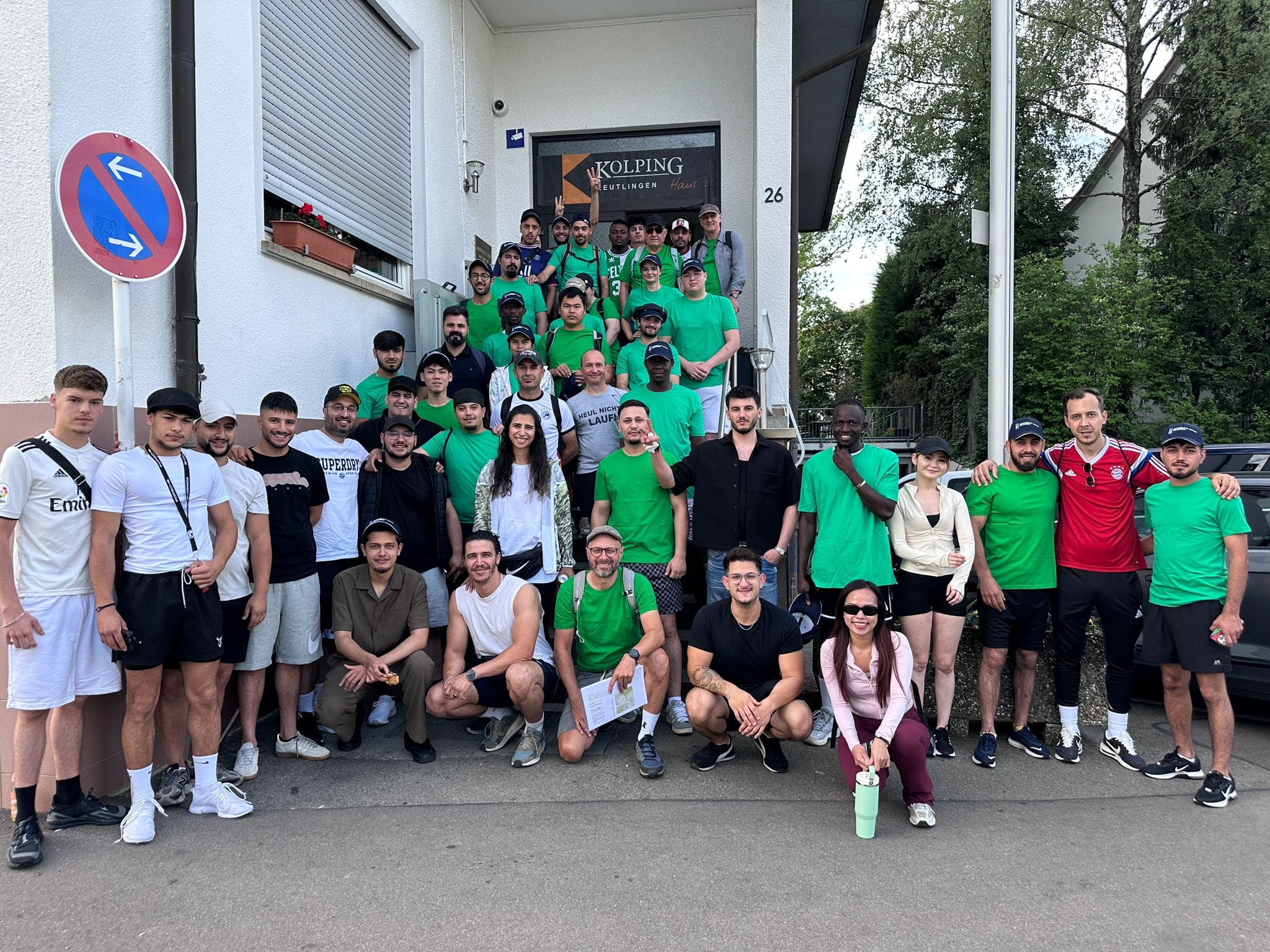 "Monstermarsch": 32 Kilometer, 50 Gebäudereiniger-Azubis