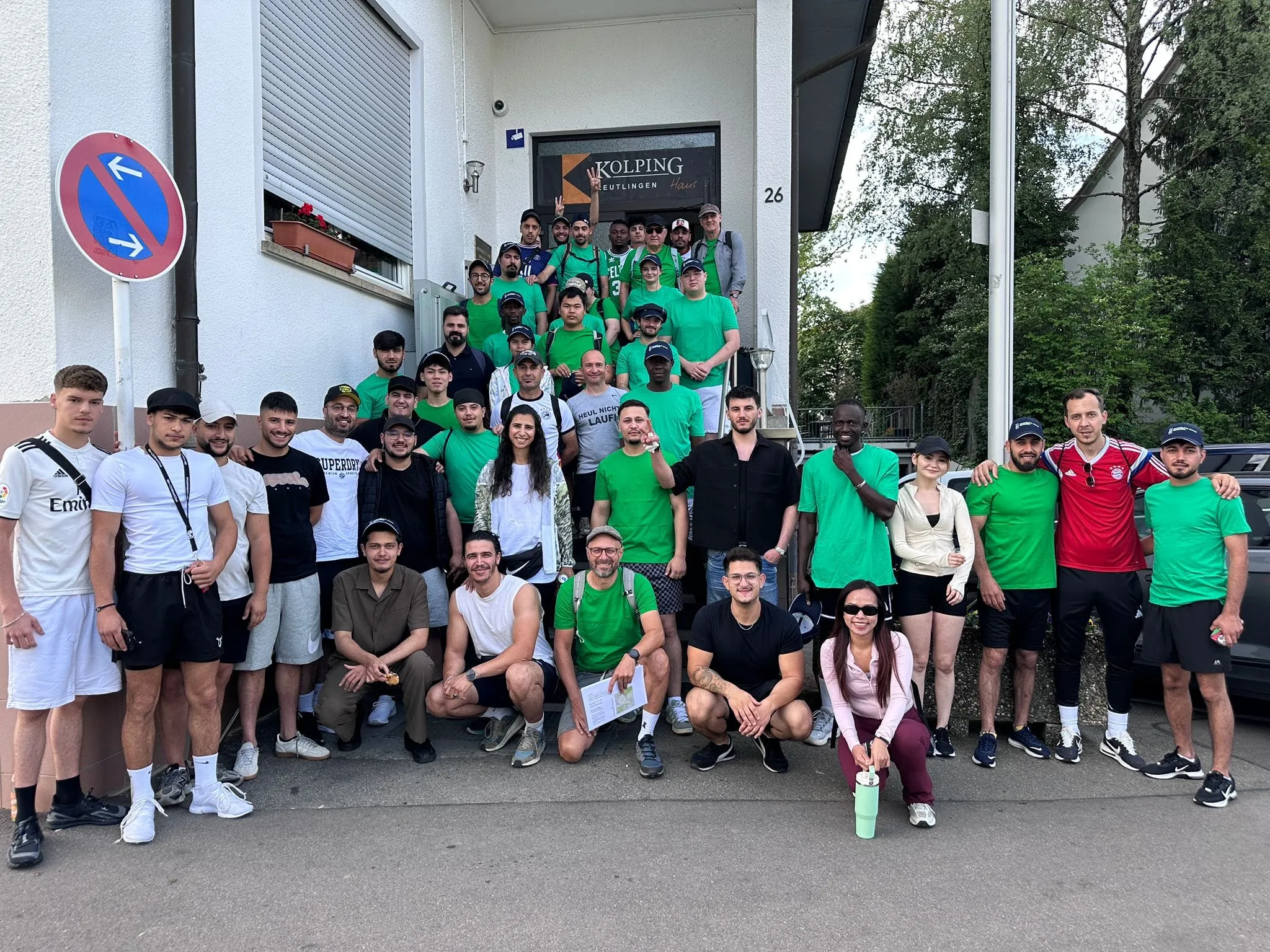 "Monstermarsch": 32 Kilometer, 50 Gebäudereiniger-Azubis