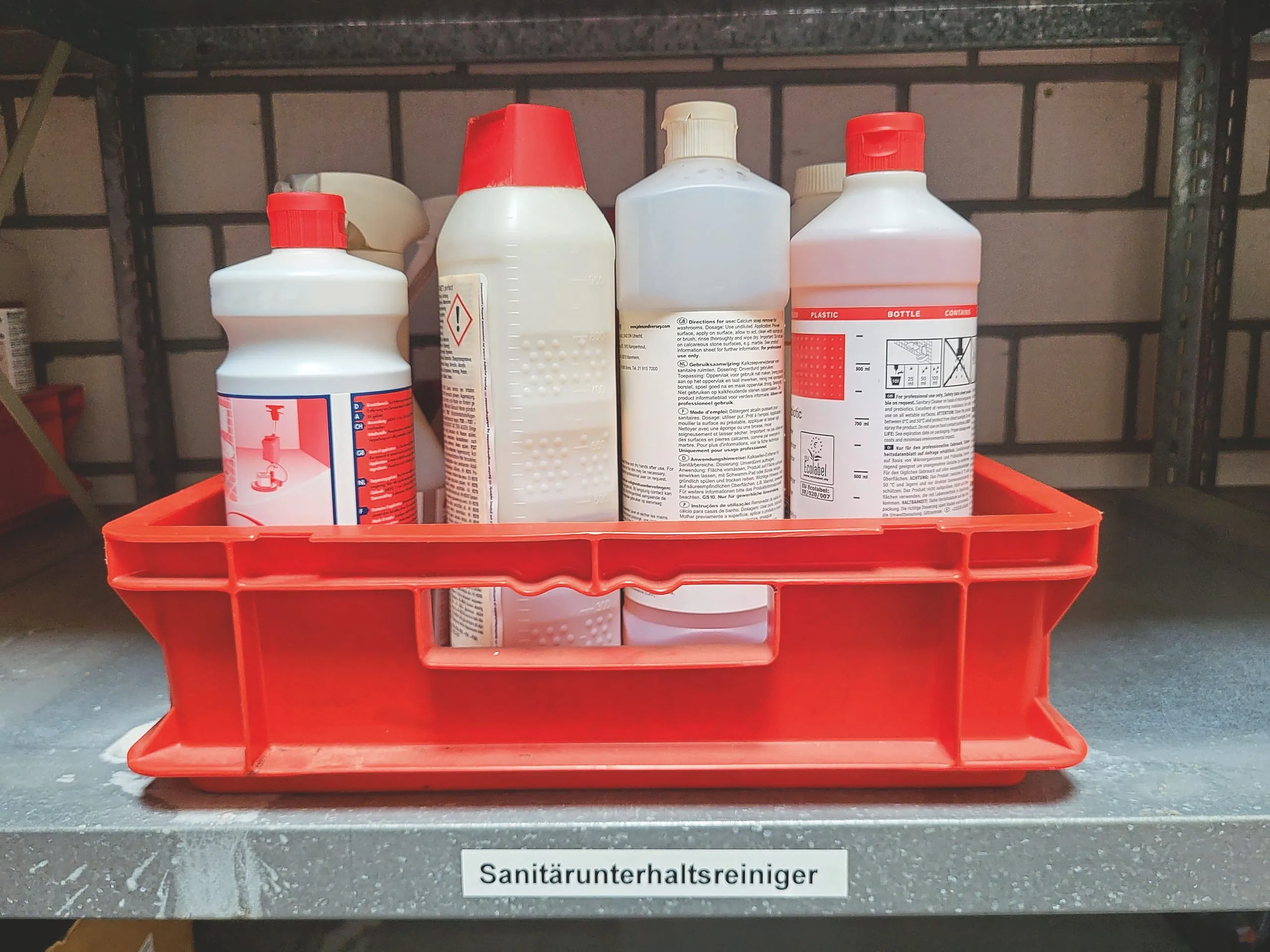Reinigungschemie: Was bei Lagerung und Anwendung zu beachten ist